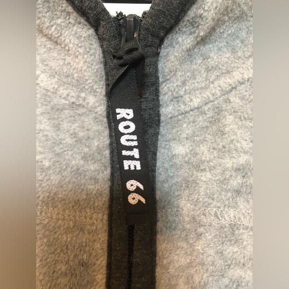 Comfortable Fleece Vest! - Picture 4 of 4